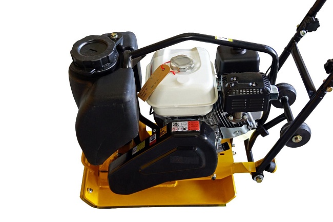 Виброплита бензиновая TeaM С-60 с двигателем Honda и баком для воды, ковриком и колесами фото 3